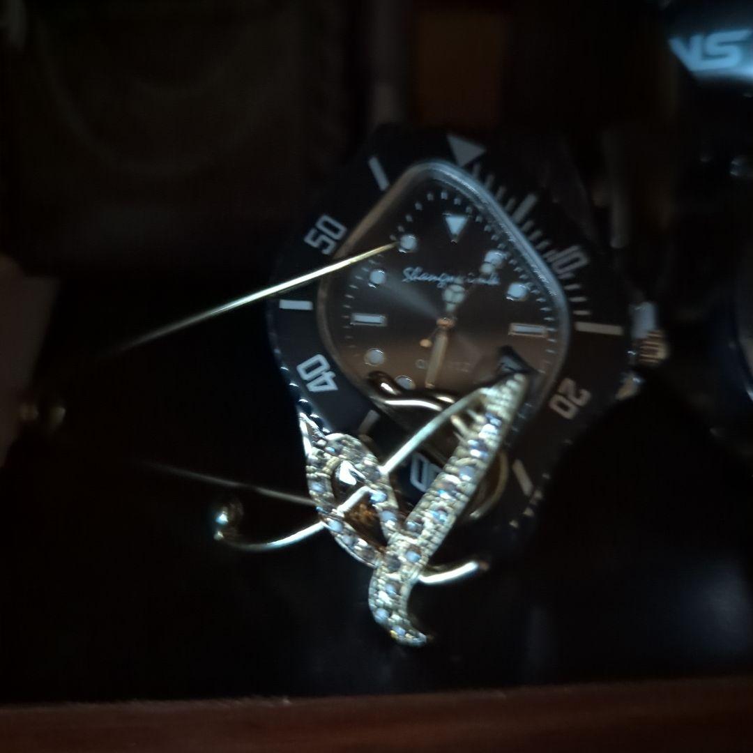 スワロフスキー装飾 ブラックダイバーズウォッチ