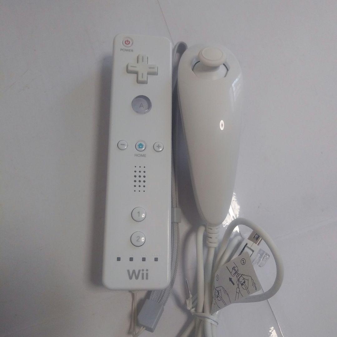 Nintendo wii 本体セット ソフト4本/wiiリモコン・ヌンチャク付き