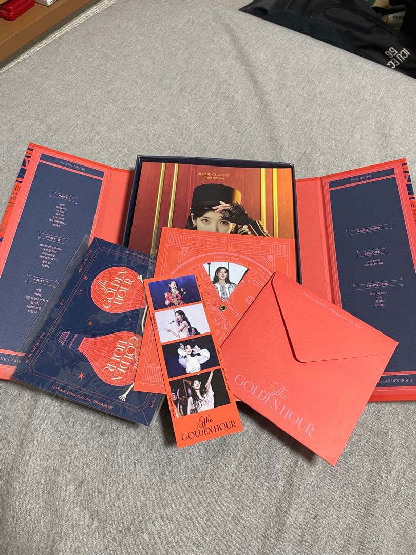 美品】IU 2022 CONCERT Blu-ray フルセット 特典付き - メルカリ