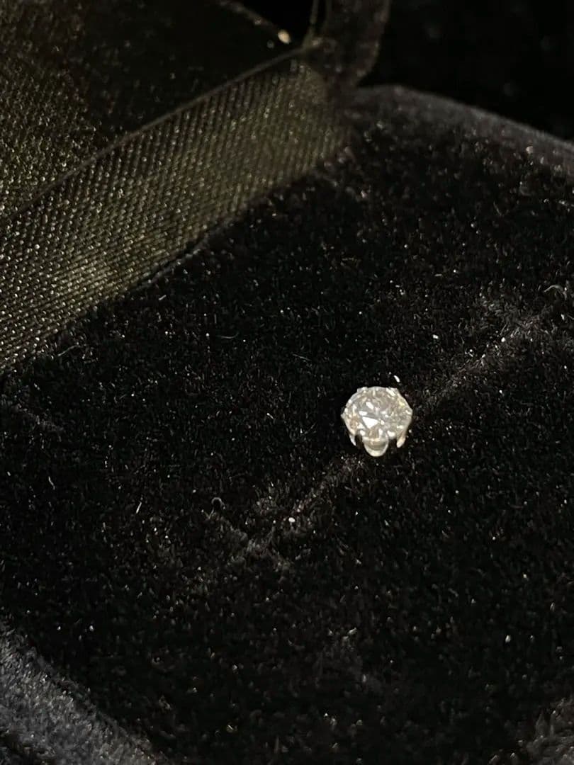 PT900ダイヤモンドピアス 0.15ct 片耳用 一粒 無色透明