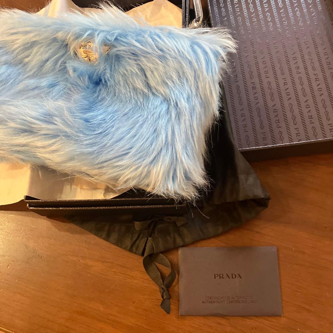 R*E様 PRADA 水色 ファー ショルダーバッグ - メルカリ