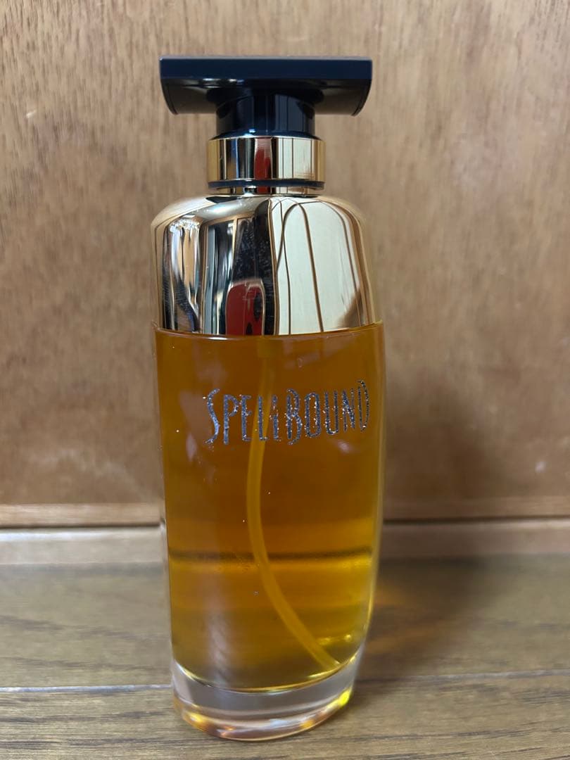 ジュエルド アワーグラス エスティローダー練り香水