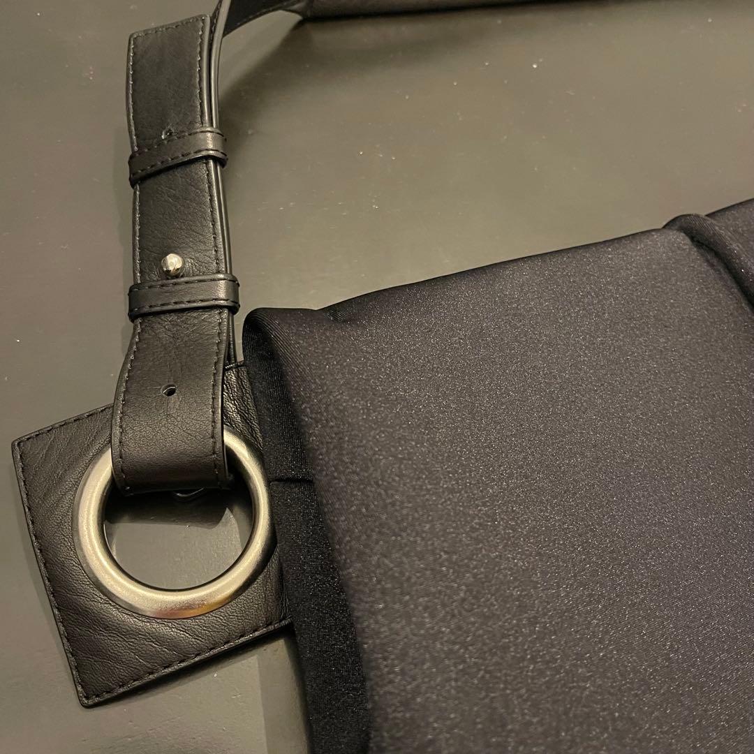 美品　hatomeボディバッグLサイズ　kawa-kawa