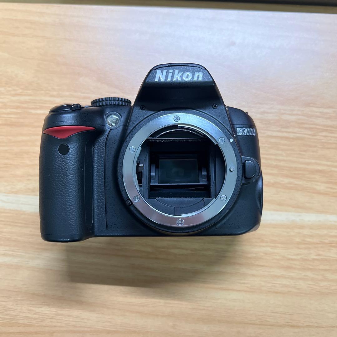 Nikon D3000 デジタル一眼レフカメラ シャッター数605枚 - メルカリ