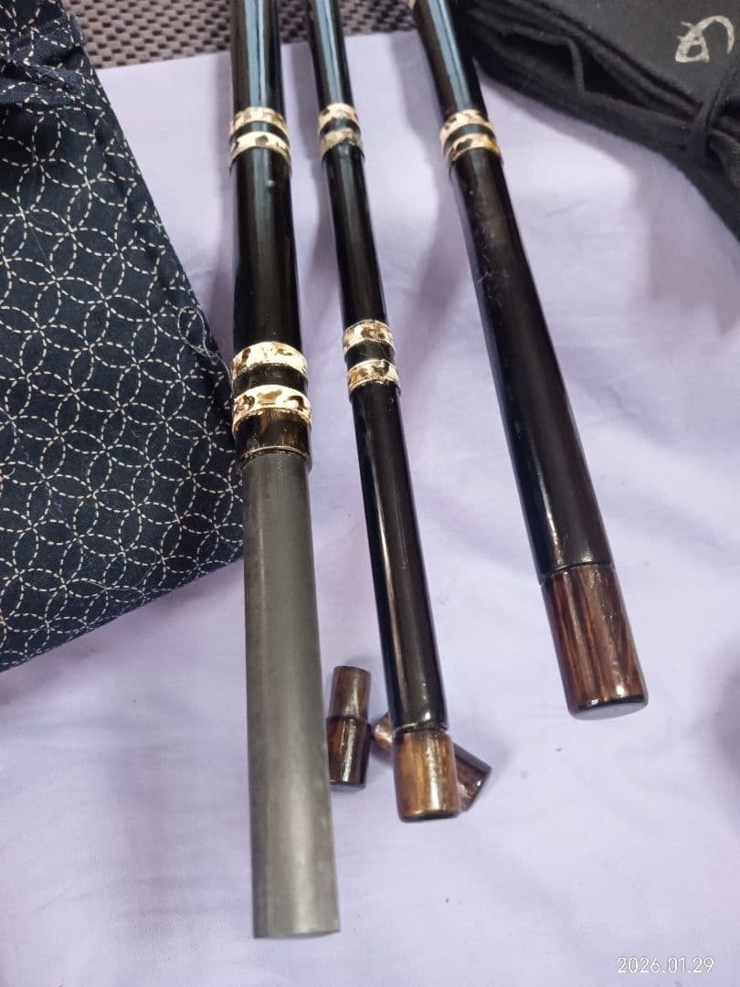 カーボン総塗り竿掛け二本物鮫皮&綾形カスタム玉ノ柄セット・へら竿