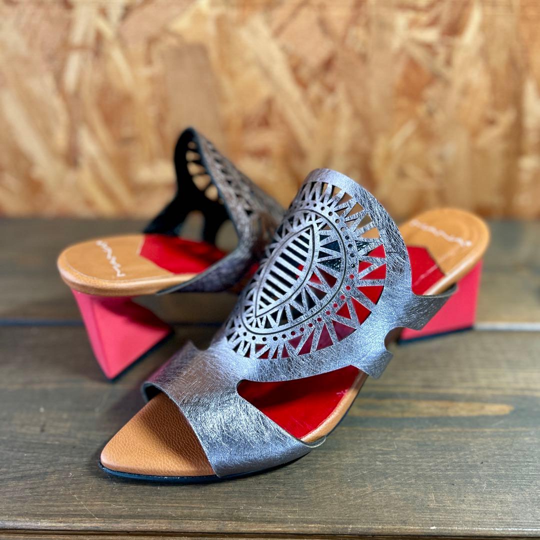 ち*こ様 【売り切り】MANA レザーカットミュール 38(24.0cm)