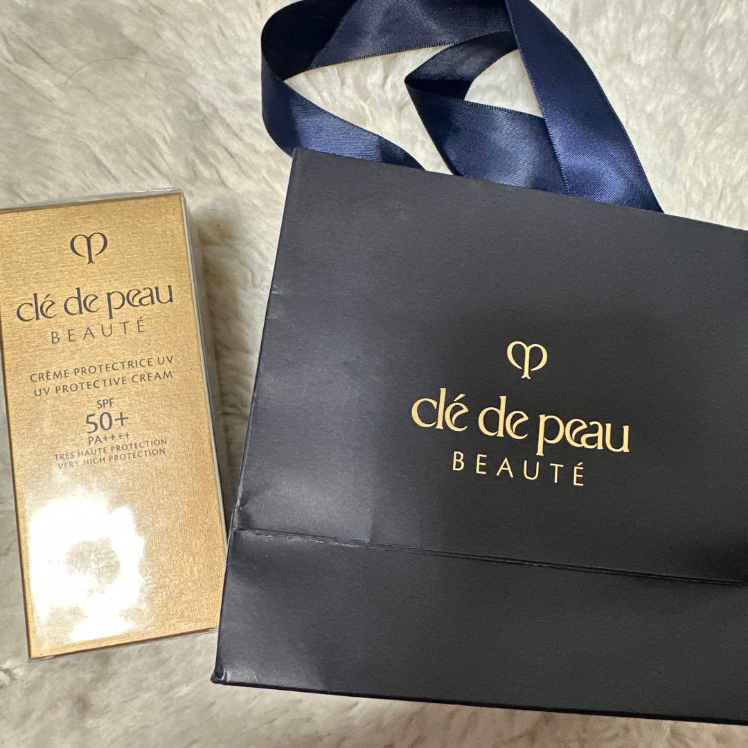 クレドポーボーテ 日焼け止め clé de peau BEAUTÉ 4514254129333.jpg