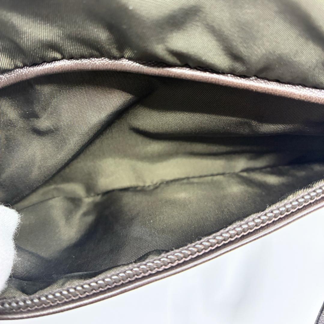 美品 PRADA プラダ ナイロン ショルダーバッグ カーキ A1359B1 - メルカリ