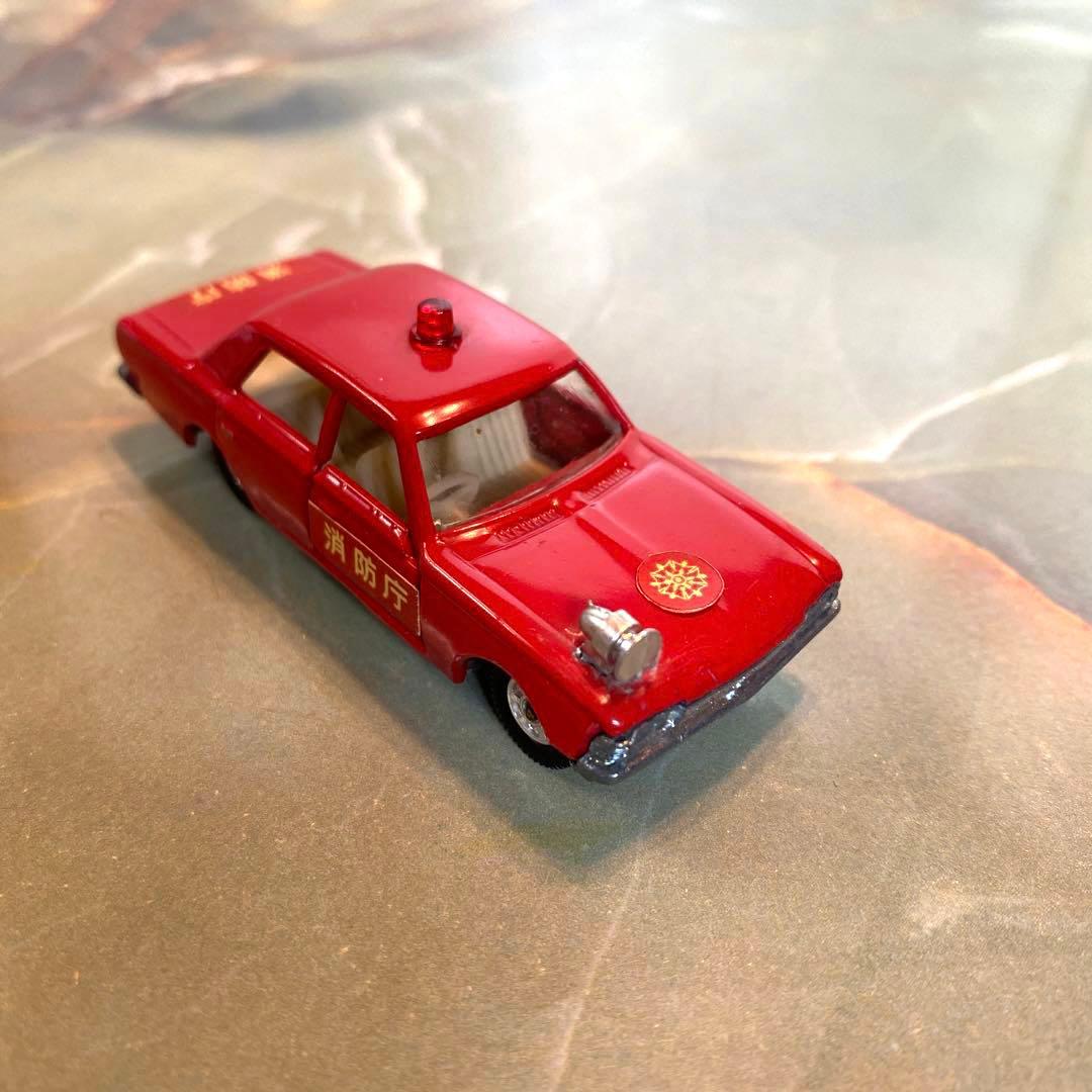 トミカNO.27 トヨタクラウンファイアチーフカー 1Dホイール銀サイレン