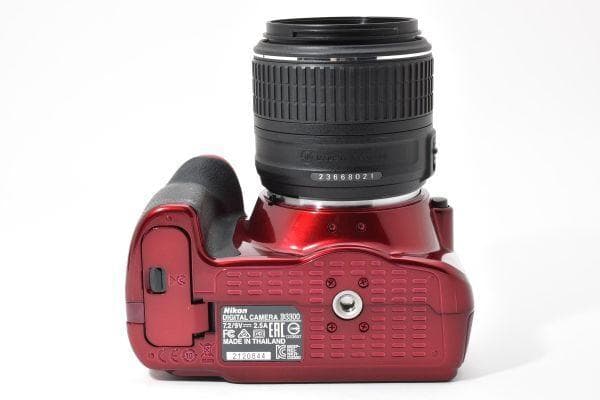 【ほぼ新品】ニコン Nikon D3300 レンズキット 《ショット数303回》