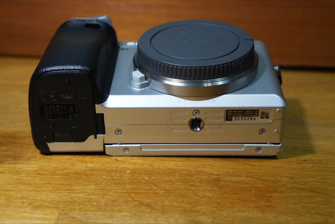 Mabu様専用 SONY ILCE-6400(S) 純正チャージャー、電池x2 - メルカリ