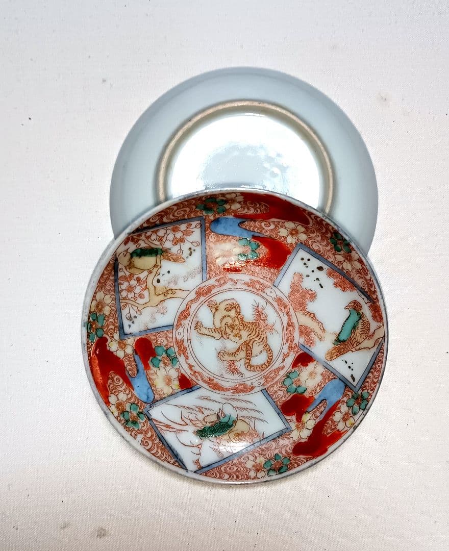 色絵窓絵虎図流れ桜文小皿(角窓3箇所に三種の鳥ず)5枚セット - メルカリ