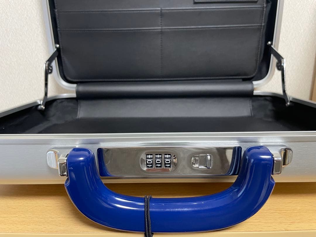 ゼロハリバートン アタッシュケースA4 9.5L 94211