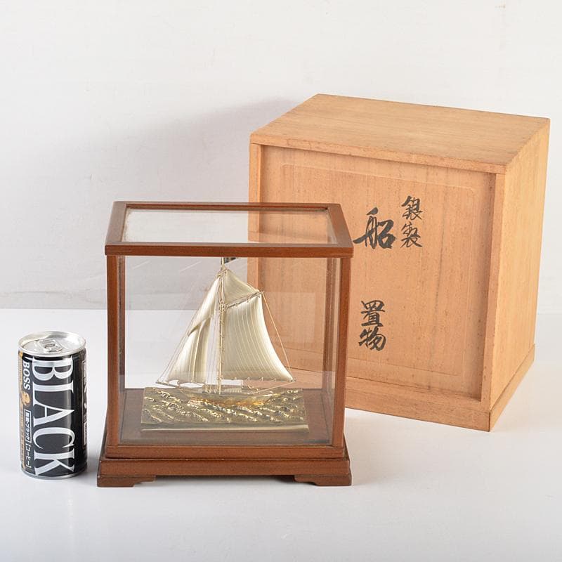 三越謹製　銀製　銀帆船　ヨット　約51g　置物　共箱　M　R7467B 三越謹製 銀製 銀帆船 ヨット 約51g 置物 共箱 M R7467B - メルカリ