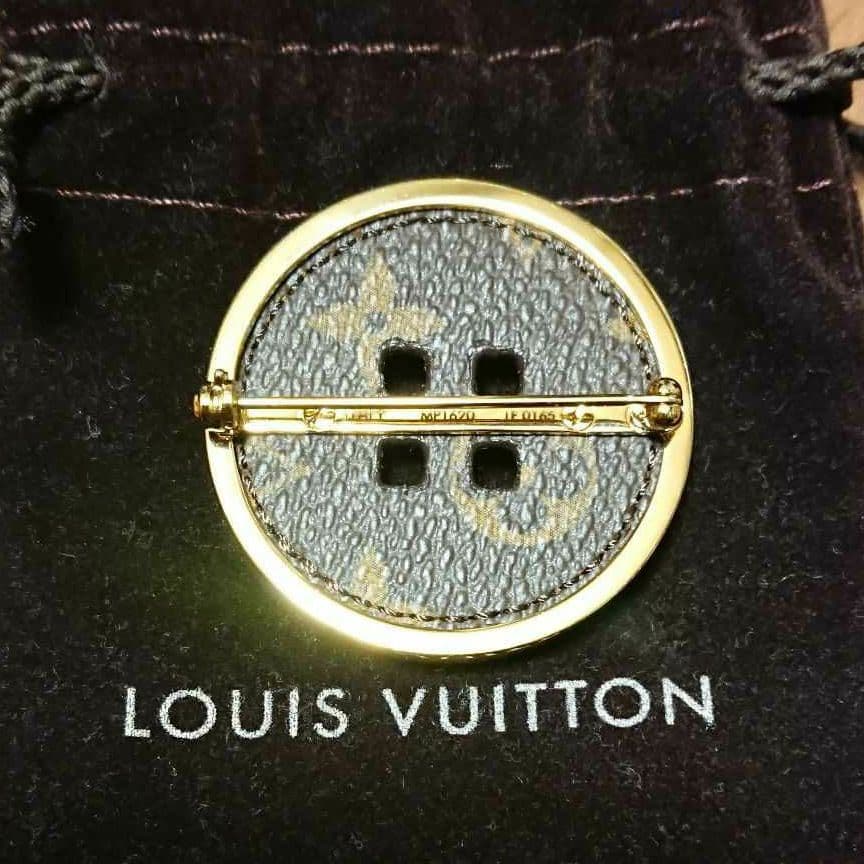 Louis Vuitton ブローチ3点セット ボタン 安全ピン 未使用 レア - メルカリ
