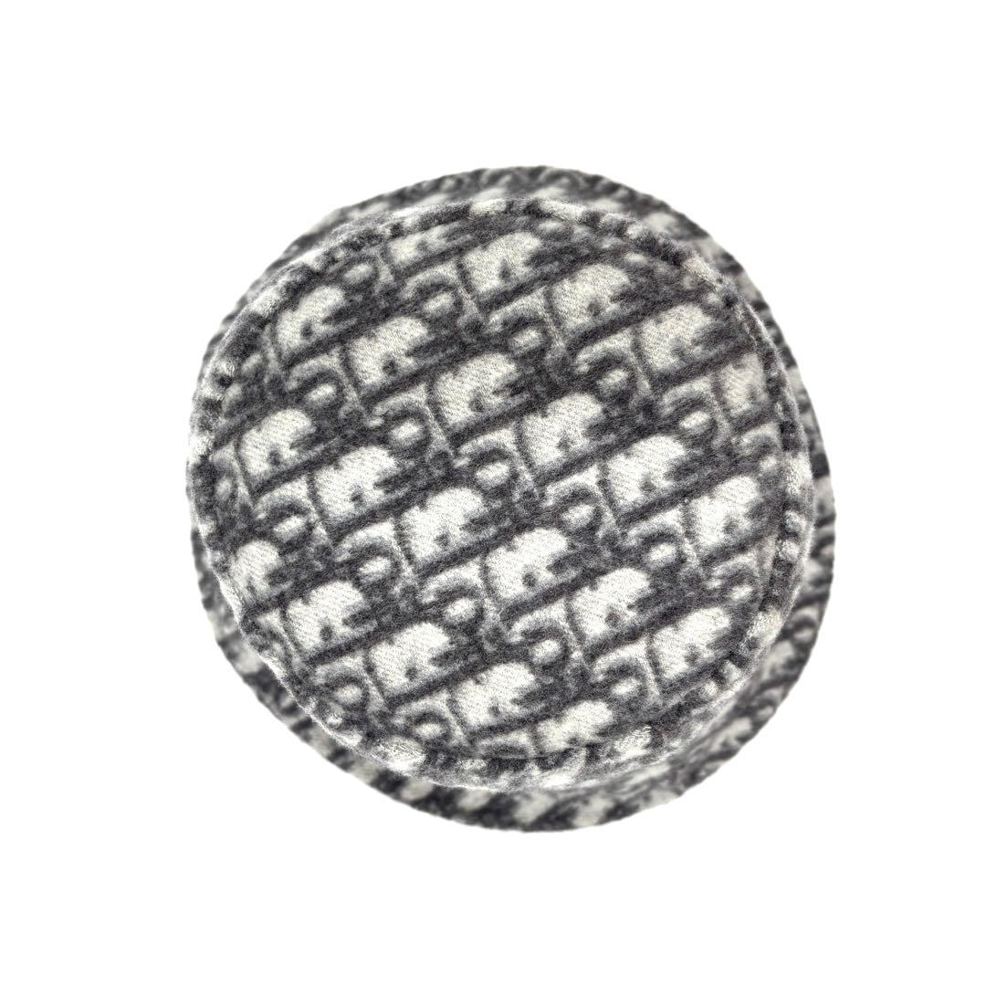 未使用に近い クリスチャンディオール バケットハット リバーシブル