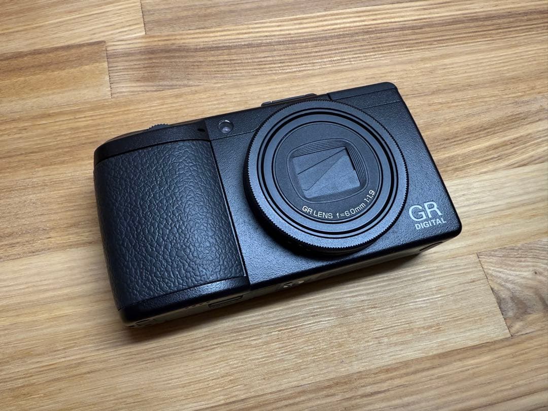 ショット数911回】 RICOH GR DIGITAL III + GC-4 - メルカリ