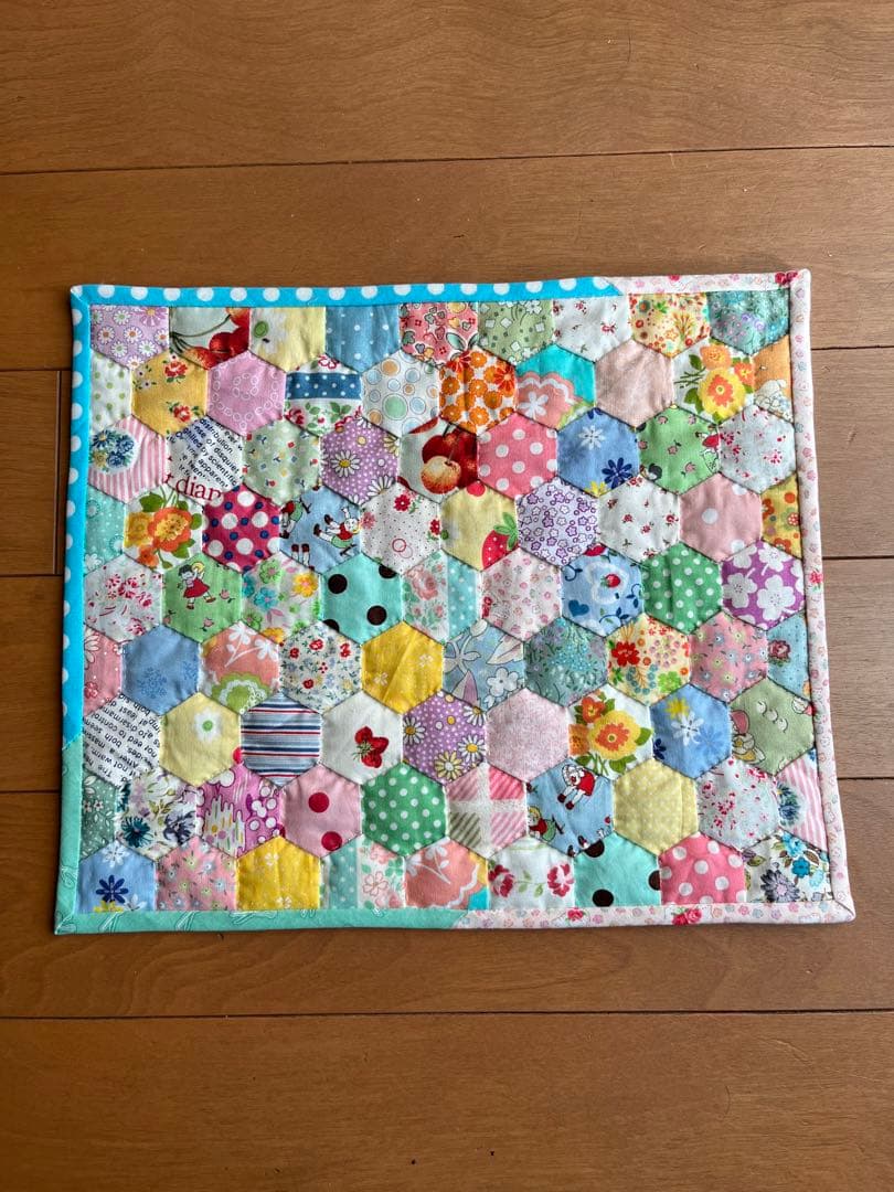ヘキサゴン 六角つなぎのキルト パッチワーク マット タペストリー