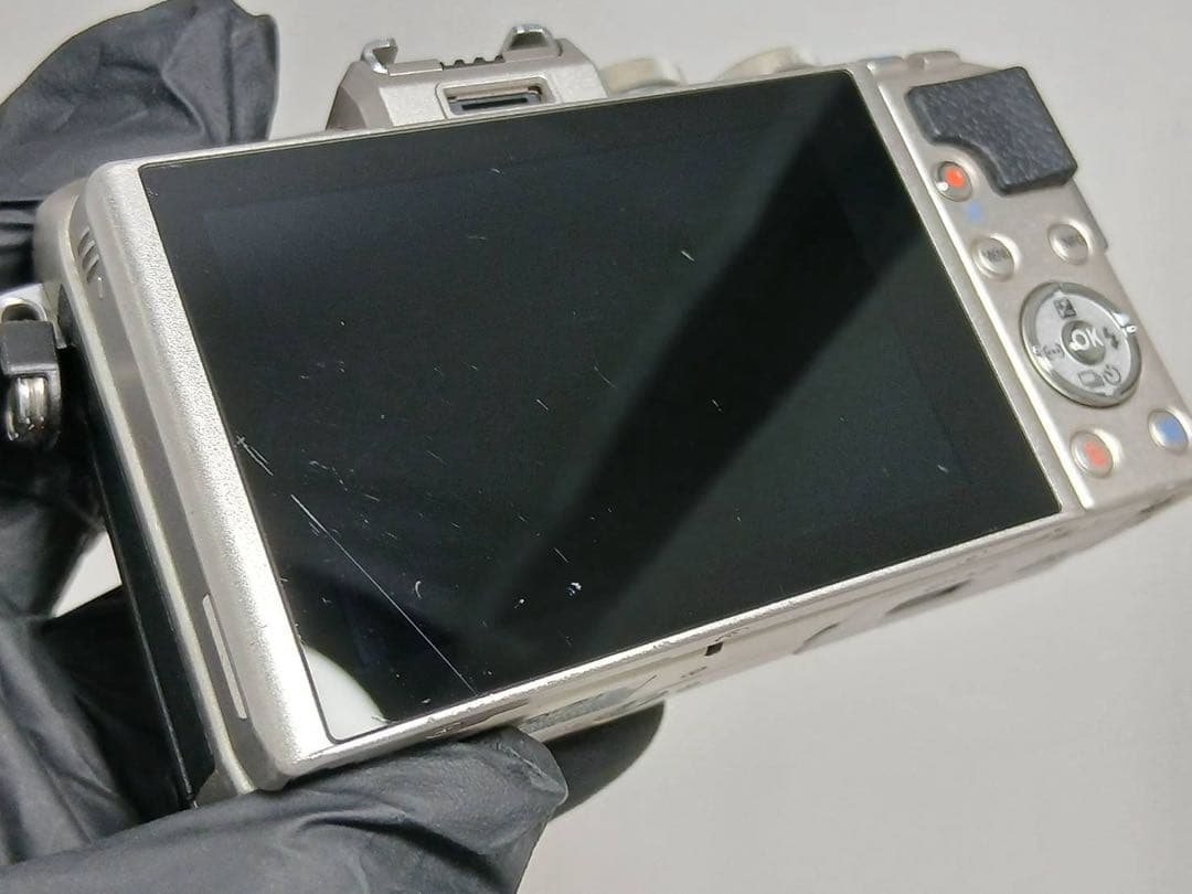 ✨極美品✨オリンパス E-PL7 ボディ❤️ショット数わずか3,545回