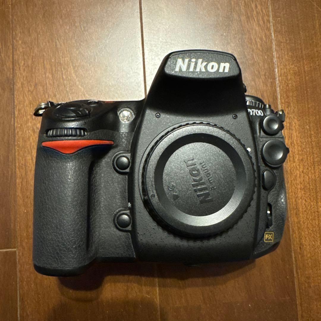 『Nikon D700』 非常に良い状態 キズや汚れは無し 動作確認済み Amazon | Nikon デジタル一眼レフカメラ D700 ボディ | デジタル一眼