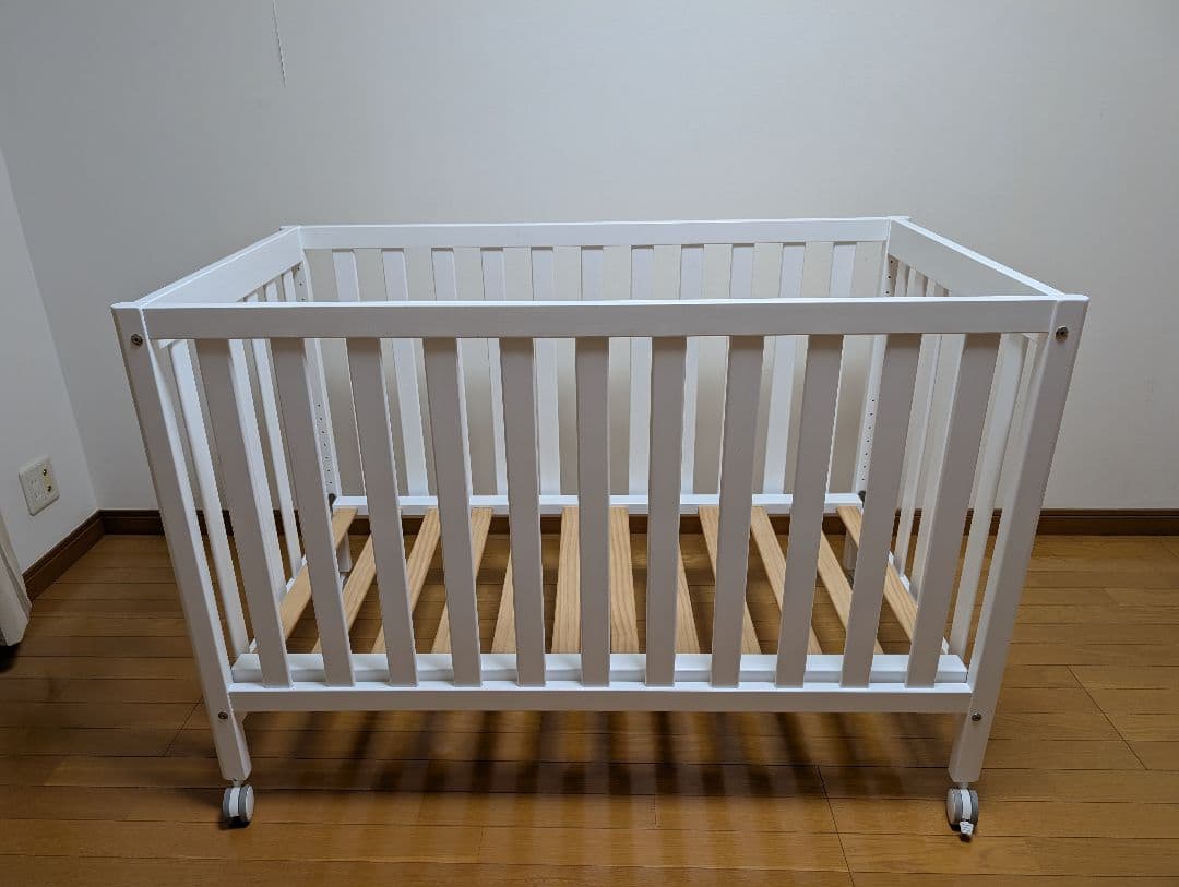 Boori ベビーベッド 純正品マットレス・防水キルトパッド付き - ベビー