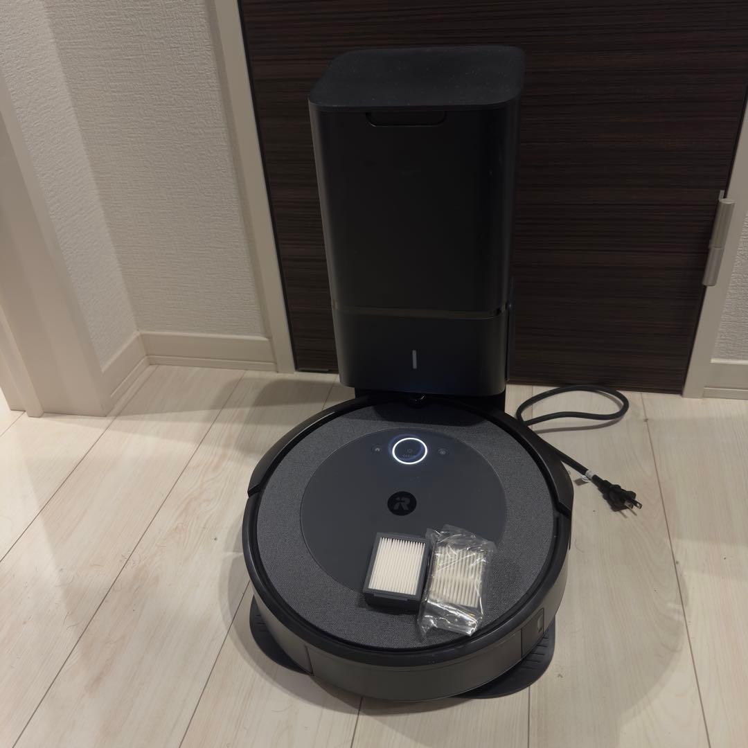 【iRobot】ルンバ i3+（中古品） 中古】iRobot ルンバ i3+ ロボット掃除機 替えパック＆フィルター付