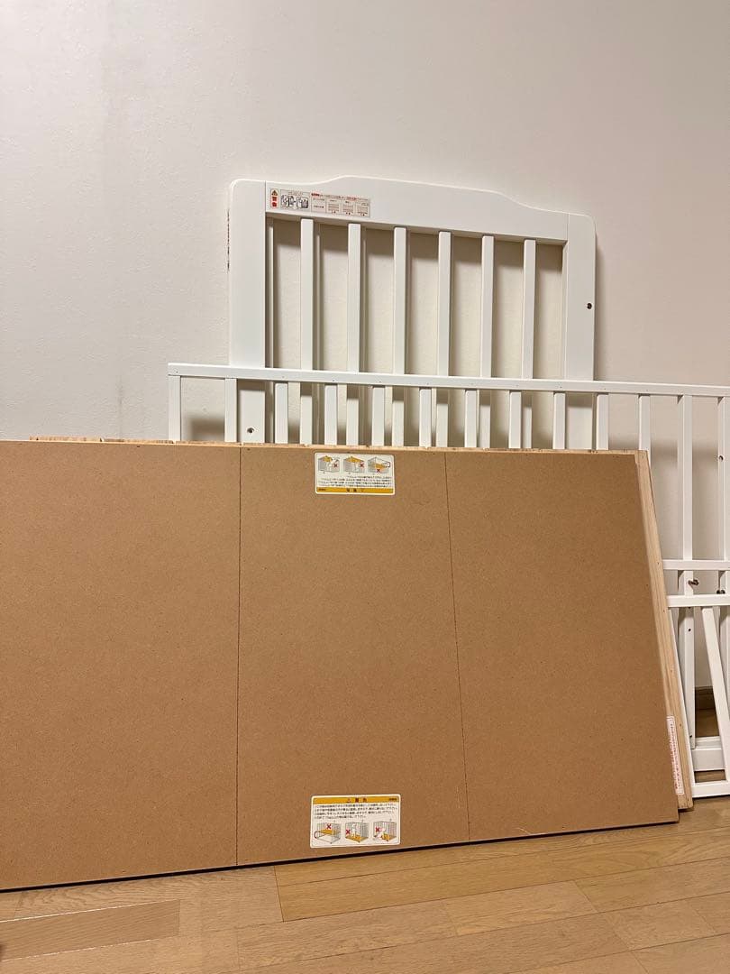 ほぼ新品 ベビーベッド ハイタイプ 床板すのこ ホワイト カトージ 70×120