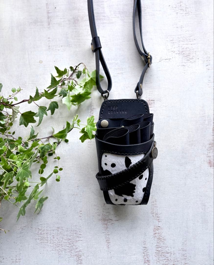 ヌメ革ブラック、ハラコカウのシザーケース - メルカリ