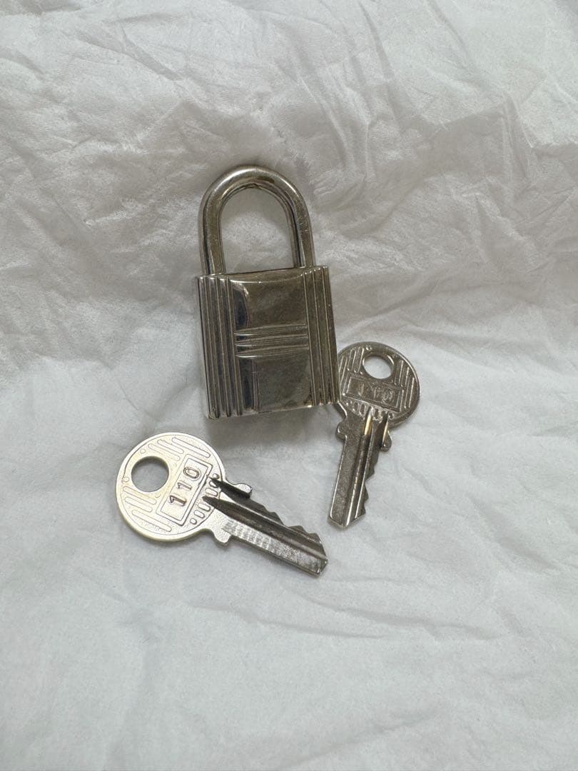 HERMESエルメス カデナ 南京錠 シルバー110番 HERMES（エルメス） 【美品】エルメス カデナのみ【鍵無し】【開けた