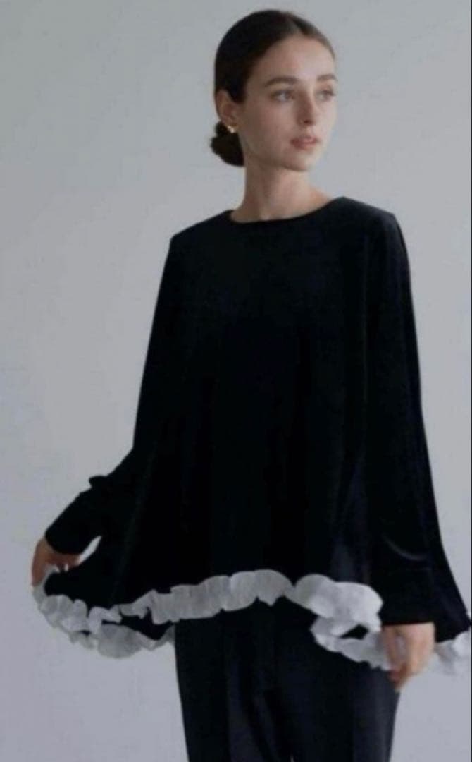 OHGA ベロア トップス 黒色 お値下げ - メルカリ