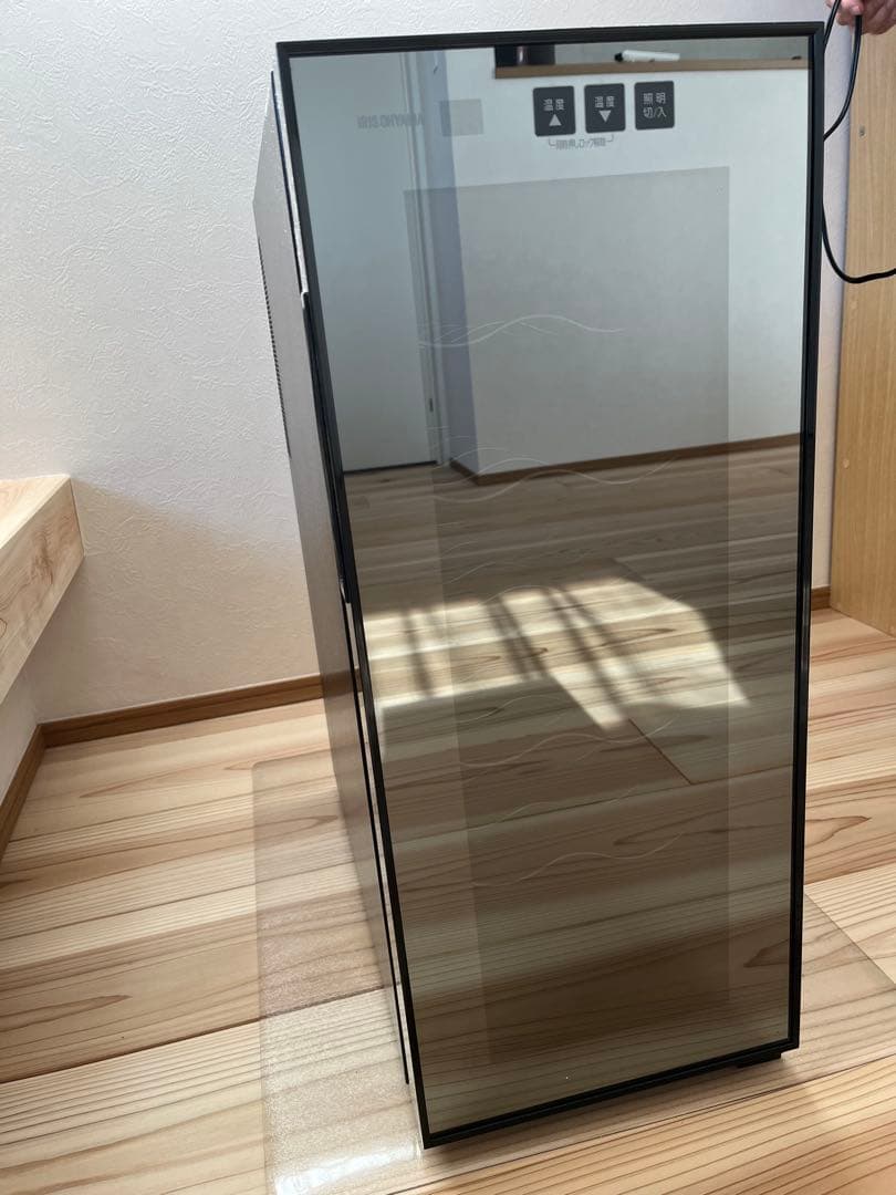 ワインセラー　アイリスオオヤマPWC-331-P Amazon.co.jp: アイリスオーヤマ ワインセラー 12本収納 33L 12~18