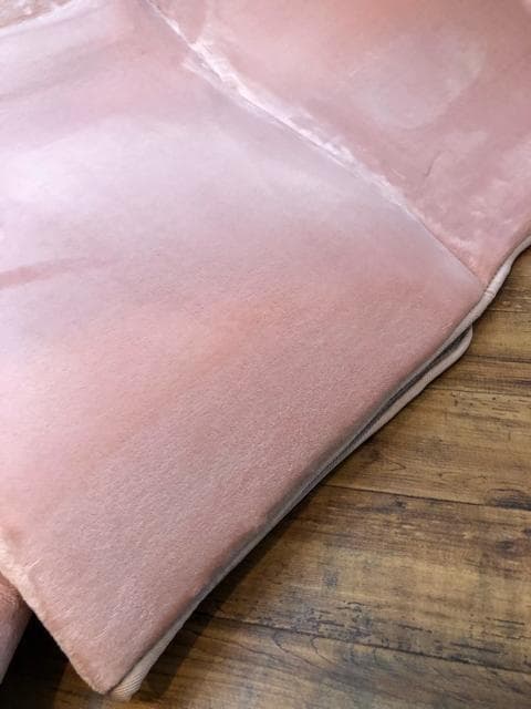 新品☆185×280cmピンク系♪なめらかボアラグ分厚いウレタン入ラグ〇