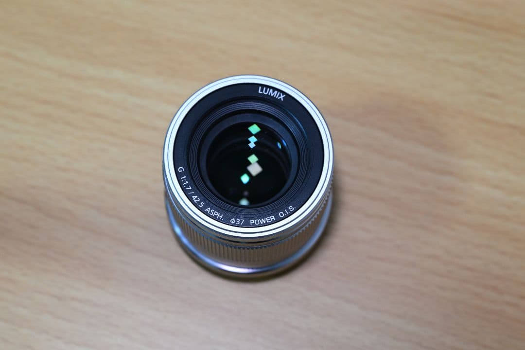Panasonic 42.5mm F1.7 シルバー