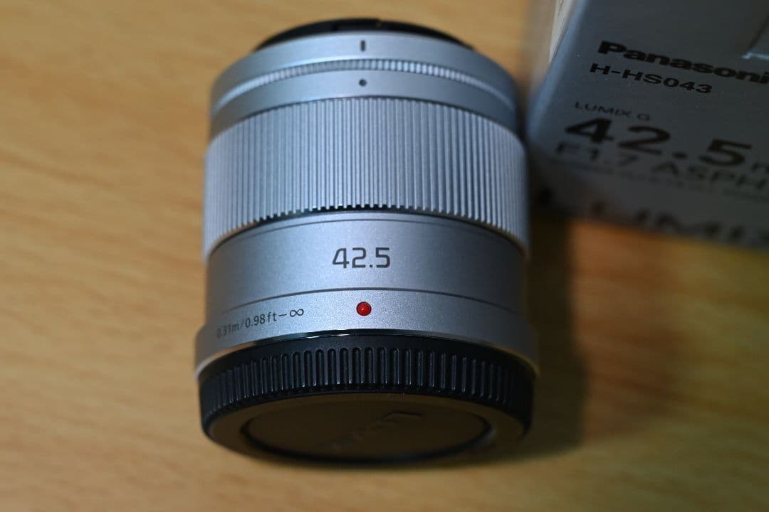 Panasonic 42.5mm F1.7 シルバー
