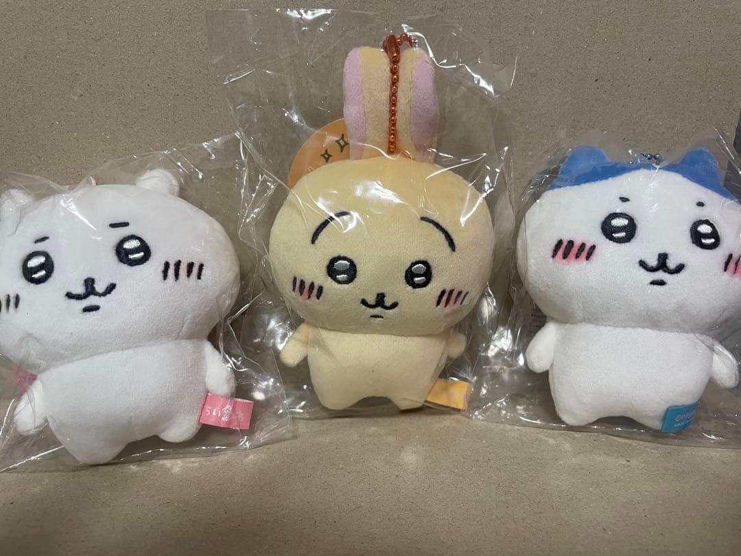 ちいかわ　ぷちミニマスコット　ちいかわハチワレうさぎ　初期 Amazon.co.jp: ちいかわ もちっとぷちミニマスコット （ハチワレ