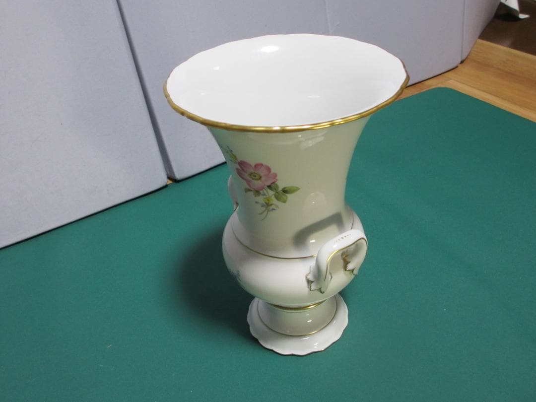 マイセン Meissen 花瓶 R.Münch絵付け 金彩 高さ26.5cm