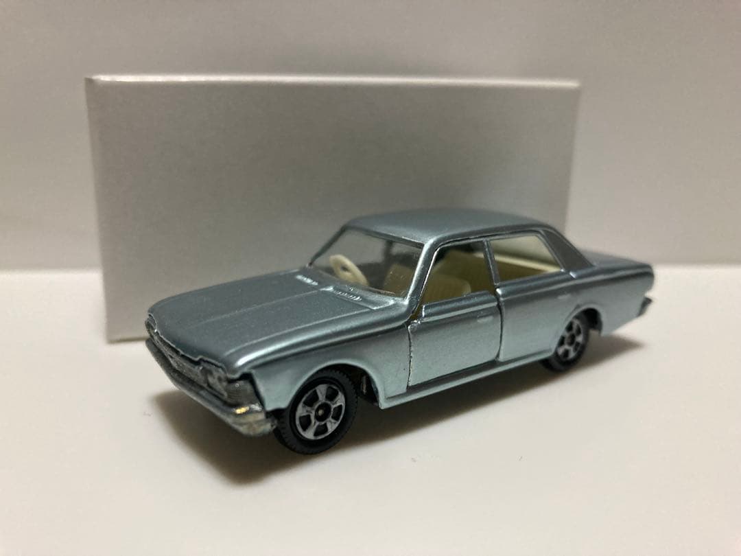 トミカ 日本製 クラウン スーパーデラックス 1Aホイール メタブルー