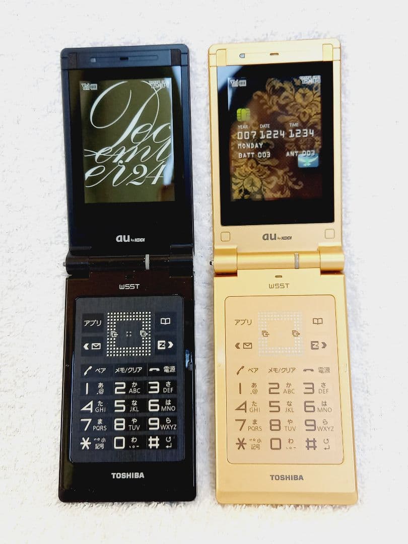 au 東芝 W55T 携帯電話 ガラケー モックアップ 2色セット - メルカリ