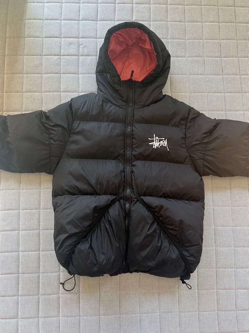 Stussy フード付きダウンジャケット ブラック - メルカリ