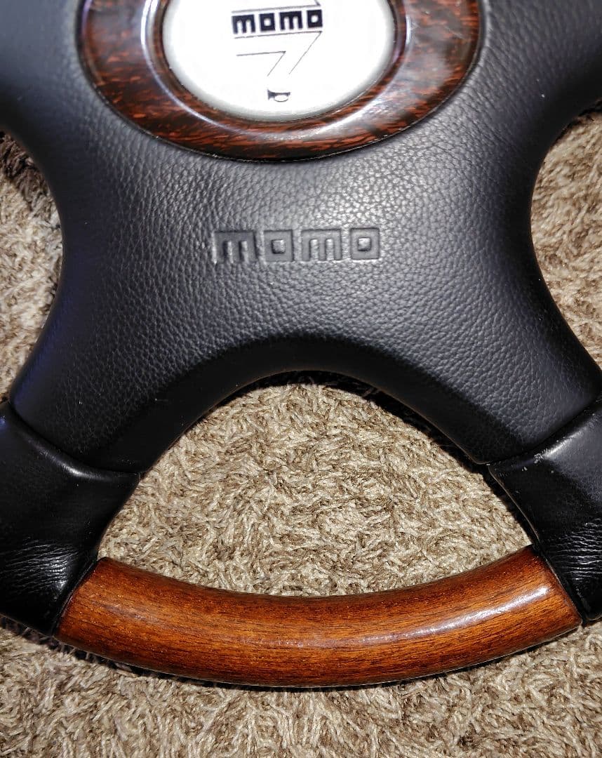 中古・お買得品】MOMOステアリング ウッド＆レザー リーガル ボス