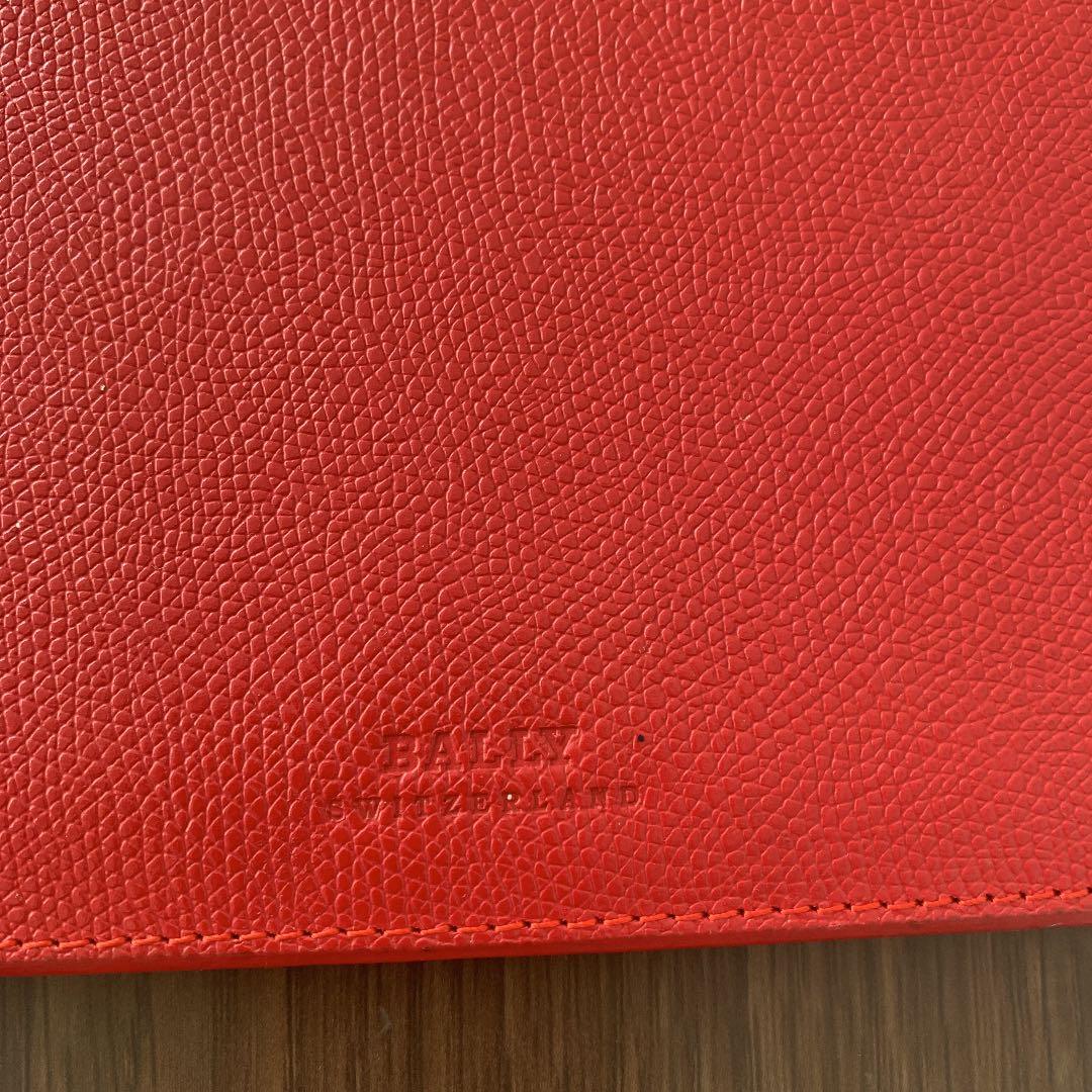 Bally 本革 iPad ケース 赤 9.7インチ用 - メルカリ