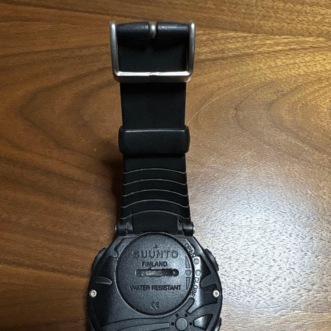 SUUNTO デジタル腕時計 防水機能付き - メルカリ