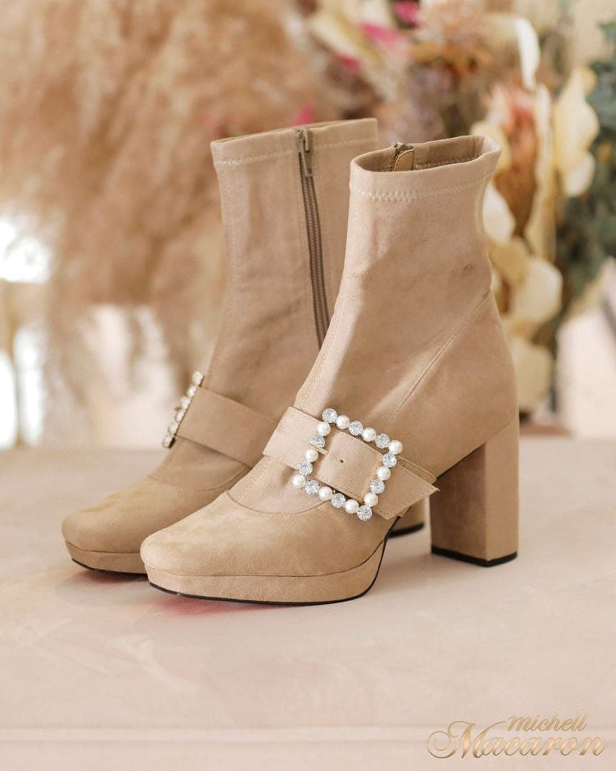 新品未使用 ミシェルマカロン ビジューベルトショートブーツ - メルカリ