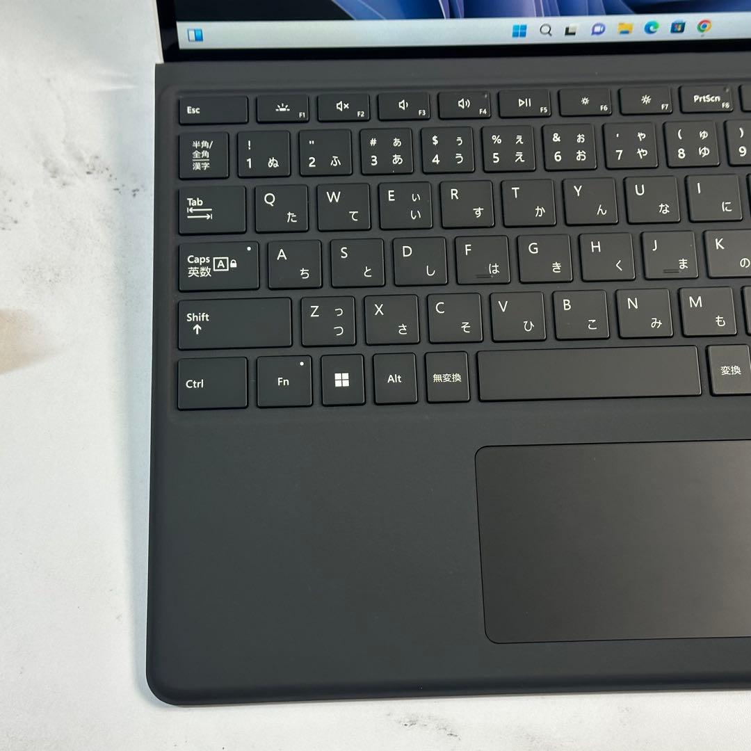 【準新品】　Surface Pro8 i5/8/128 Office