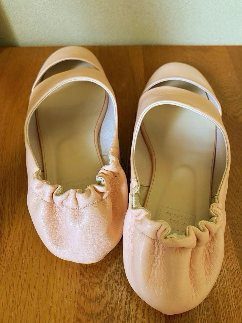 ミナペルホネン 本革シューズ（38・24cm 細身） ピンク 試着のみ