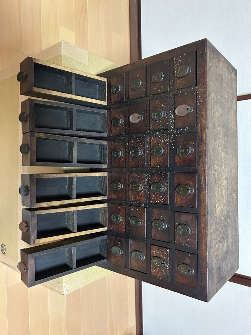 ち*み様 アンティーク 小引出し薬箪笥 昭和初期 木製小引き出し レア物