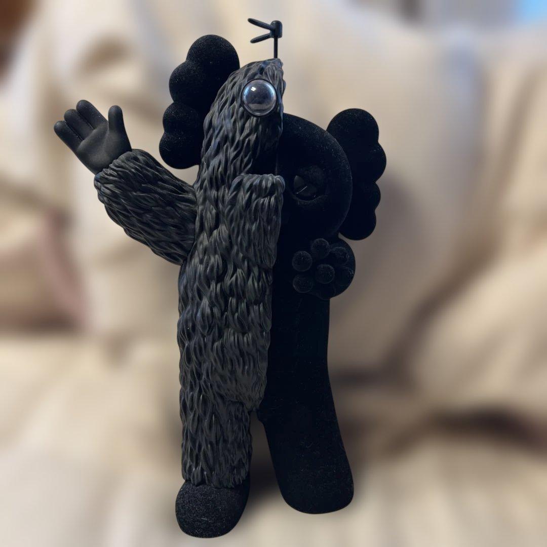 メディコムトイ KAWS カウズ KACHAMUKKU ブラック ガチャピン - メルカリ