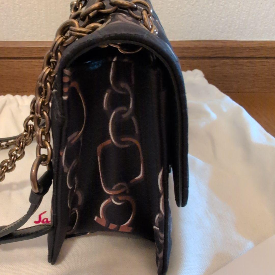 Whiteboo様 黒 ショルダー フェラガモ 斜めがけ可 ガンチーニ チェーン