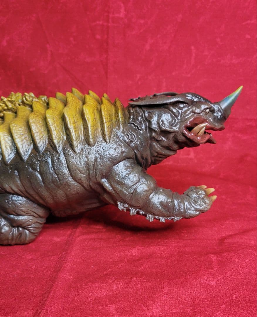 ビリケン商会ソフビキット完成品 透明怪獣ネロンガガレージキット完成