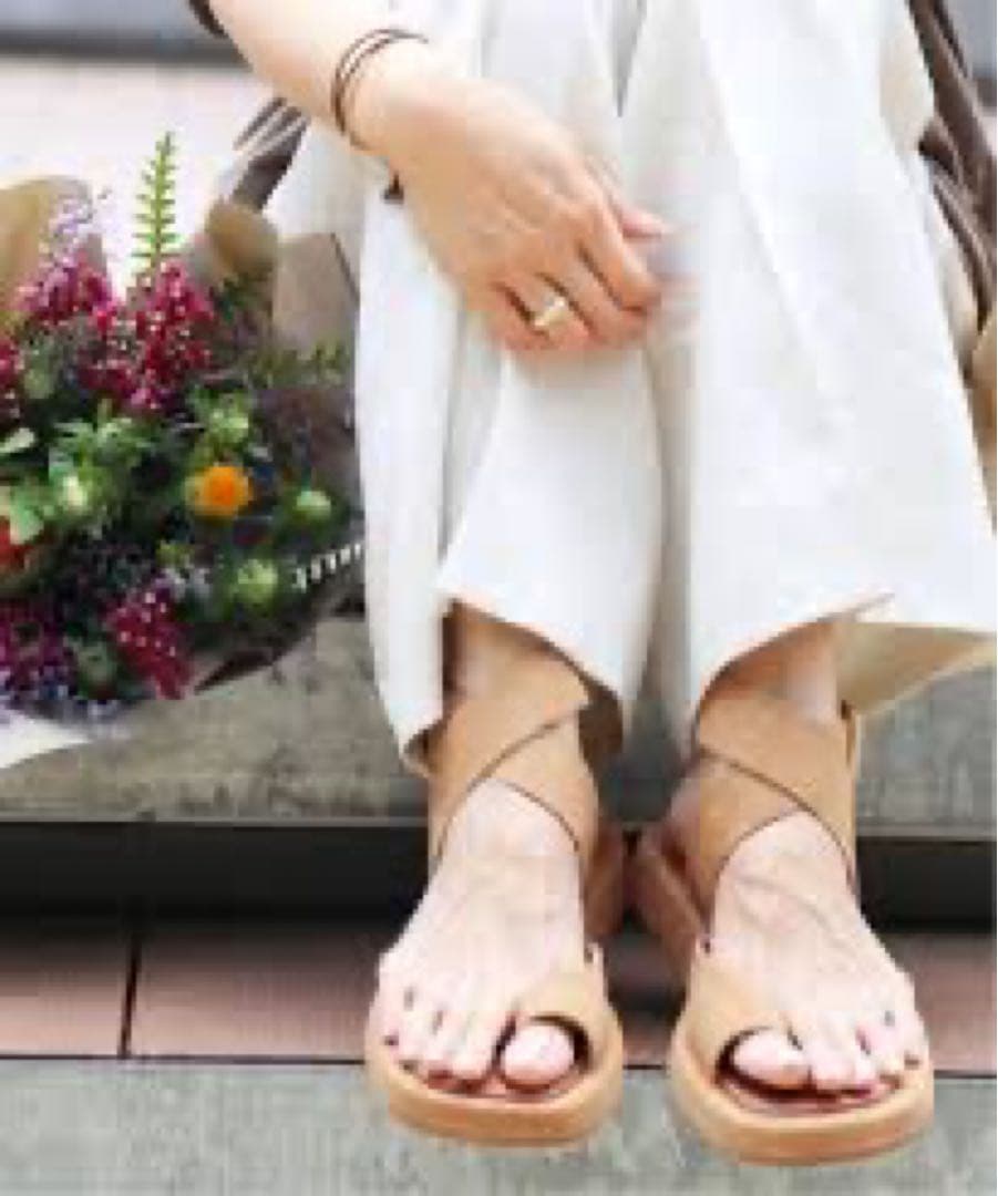 美品！アパルトモン　ジア ボルギーニ】 SUEDE ANKLE STRAP 美品！アパルトモン ジア ボルギーニ】 SUEDE ANKLE STRAP - メルカリ